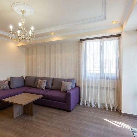 Umba Apartment N3 - Balcony And Mount Ararat View يريفان المظهر الخارجي الصورة