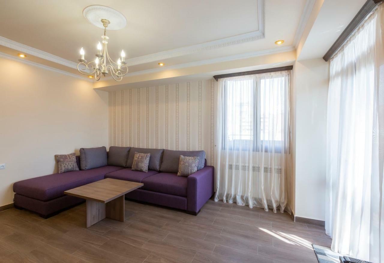 Umba Apartment N3 - Balcony And Mount Ararat View يريفان المظهر الخارجي الصورة